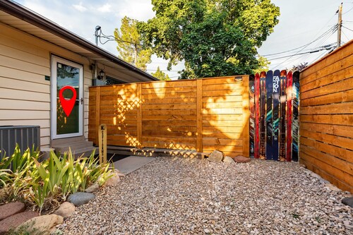 Cottonwood Retreat - Private Entrance - Near Canyons!