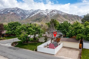 Exterior - Cottonwood Retreat - Private Entrance - Near Canyons! (Cottonwood Heights)