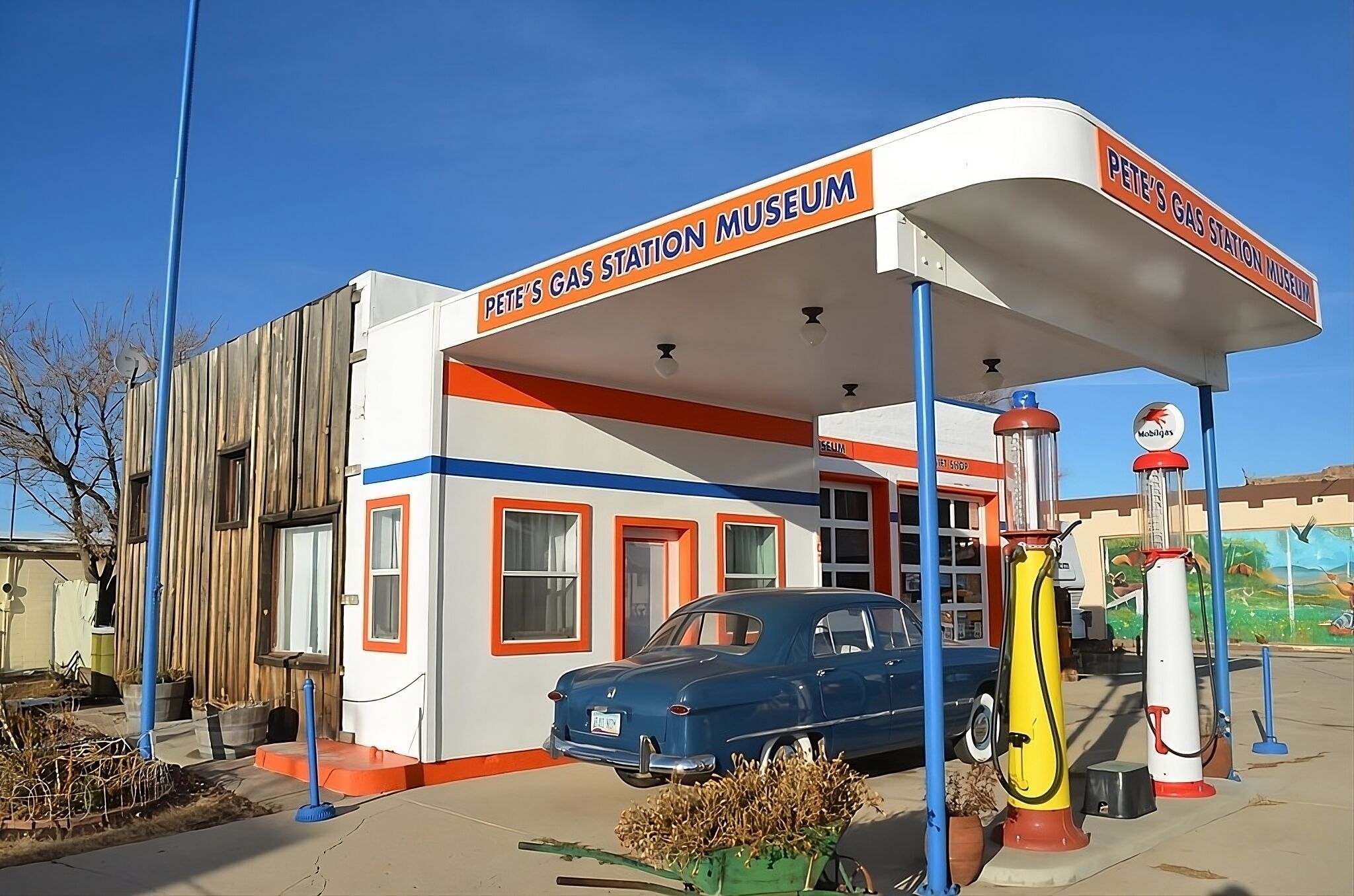 3 Quiet, Comfortable Units in Williams, Free Bfast & Parking, Elk Ridge Ski Lift
