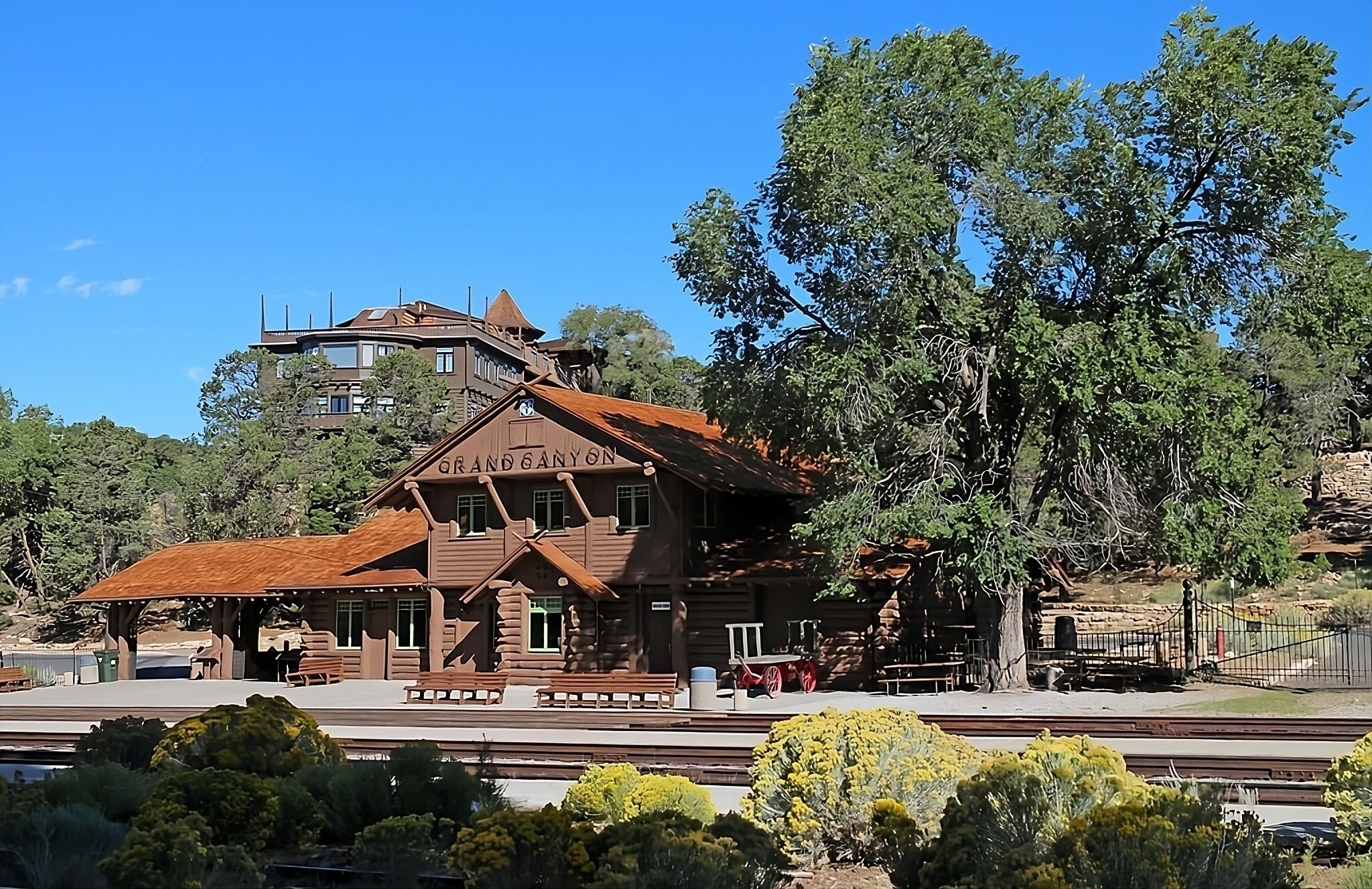 3 Units Close to Elk Ridge Ski Lift, Free Continental Breakfast, Free Parking!