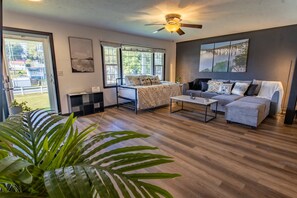 Smart-TV, Kamin, Netflix, Hulu