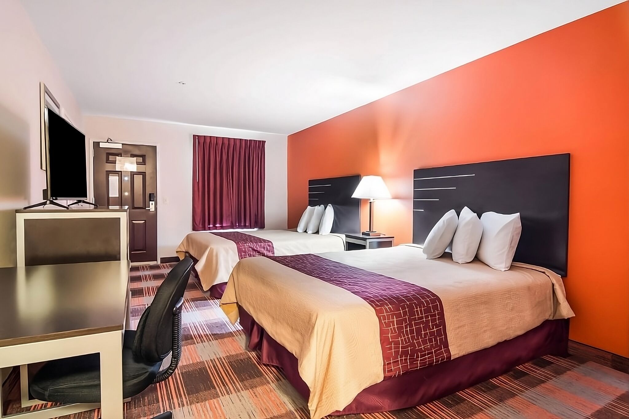 Pleasant Stay at an Affordable Rate! Near Mable House Barnes Amphitheatre