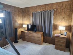 3 slaapkamers, een bureau, een strijkplank/strijkijzer, gratis wifi