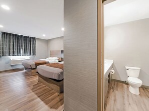 Combined shower/bathtub, hair dryer, towels