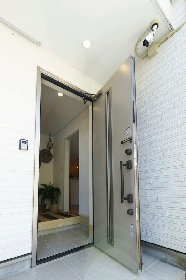 Pintu masuk hartanah