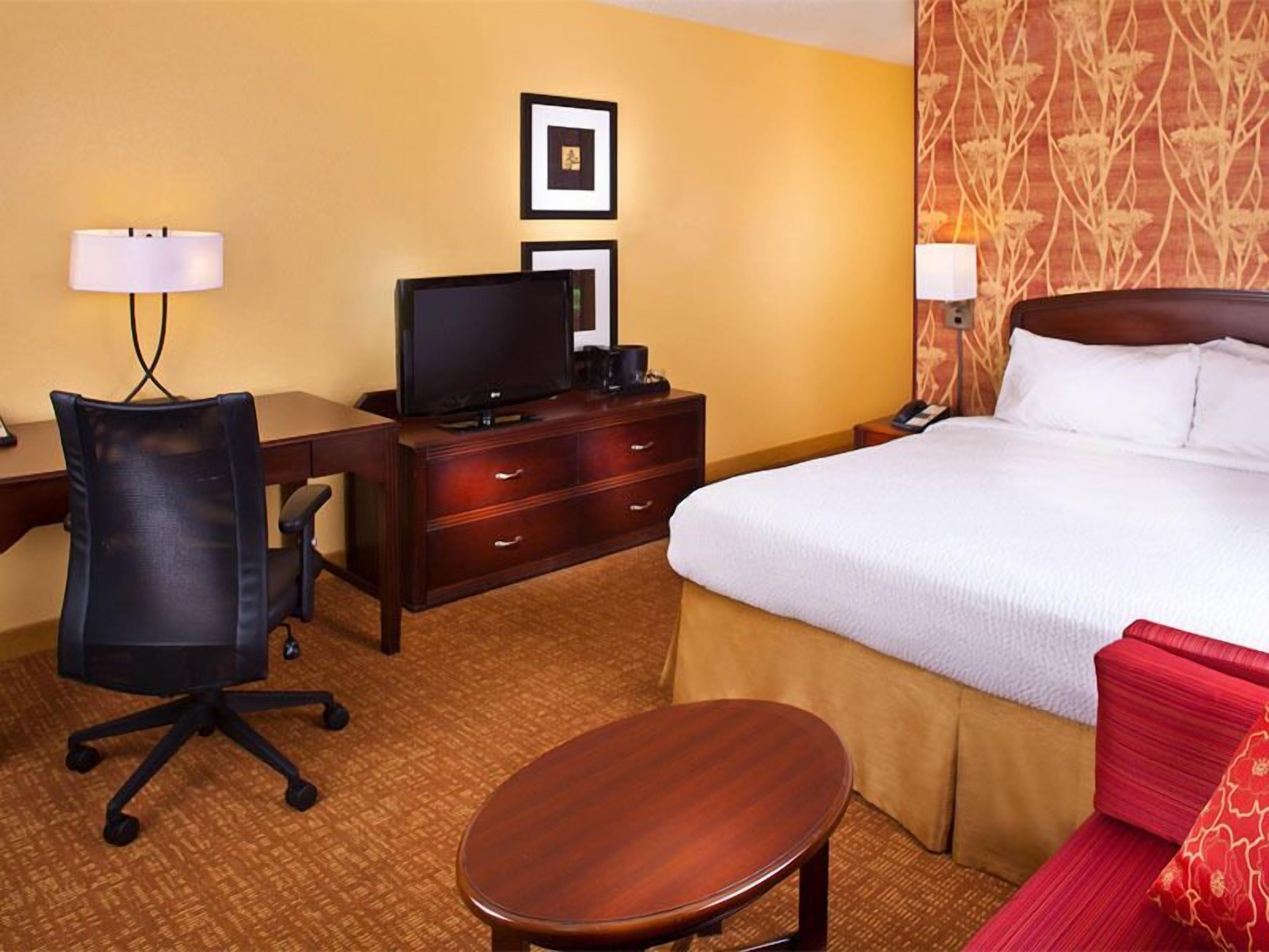 Ensuring a Very Comfortable & Memorable Stay! Free Onsite Parking, Pets Allowed