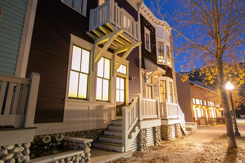 Beat the Heat at Riverhouse Retreat on South Main