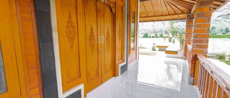 ด้านหน้าที่พัก