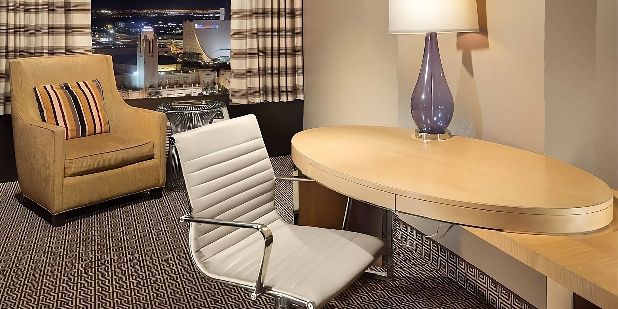 Make Your Trip Unforgettable! 3 Convenient Units, Free Parking, Outdoor Pool