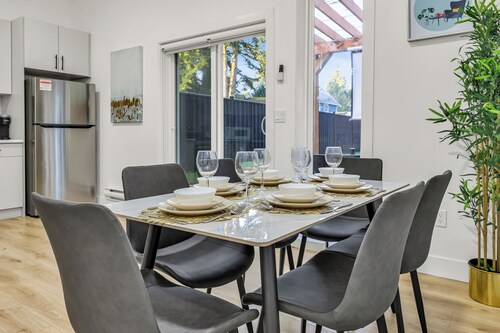 4BR Side Coach House Hot Tub, Fire Pit & Outdoor Theatre