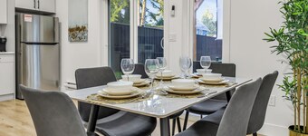 4BR Side Coach House Hot Tub, Fire Pit & Outdoor Theatre