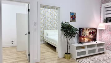 4 bedrooms, iron/ironing board, free WiFi, bed sheets