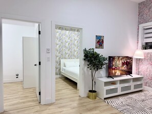 4 bedrooms, iron/ironing board, free WiFi, bed sheets