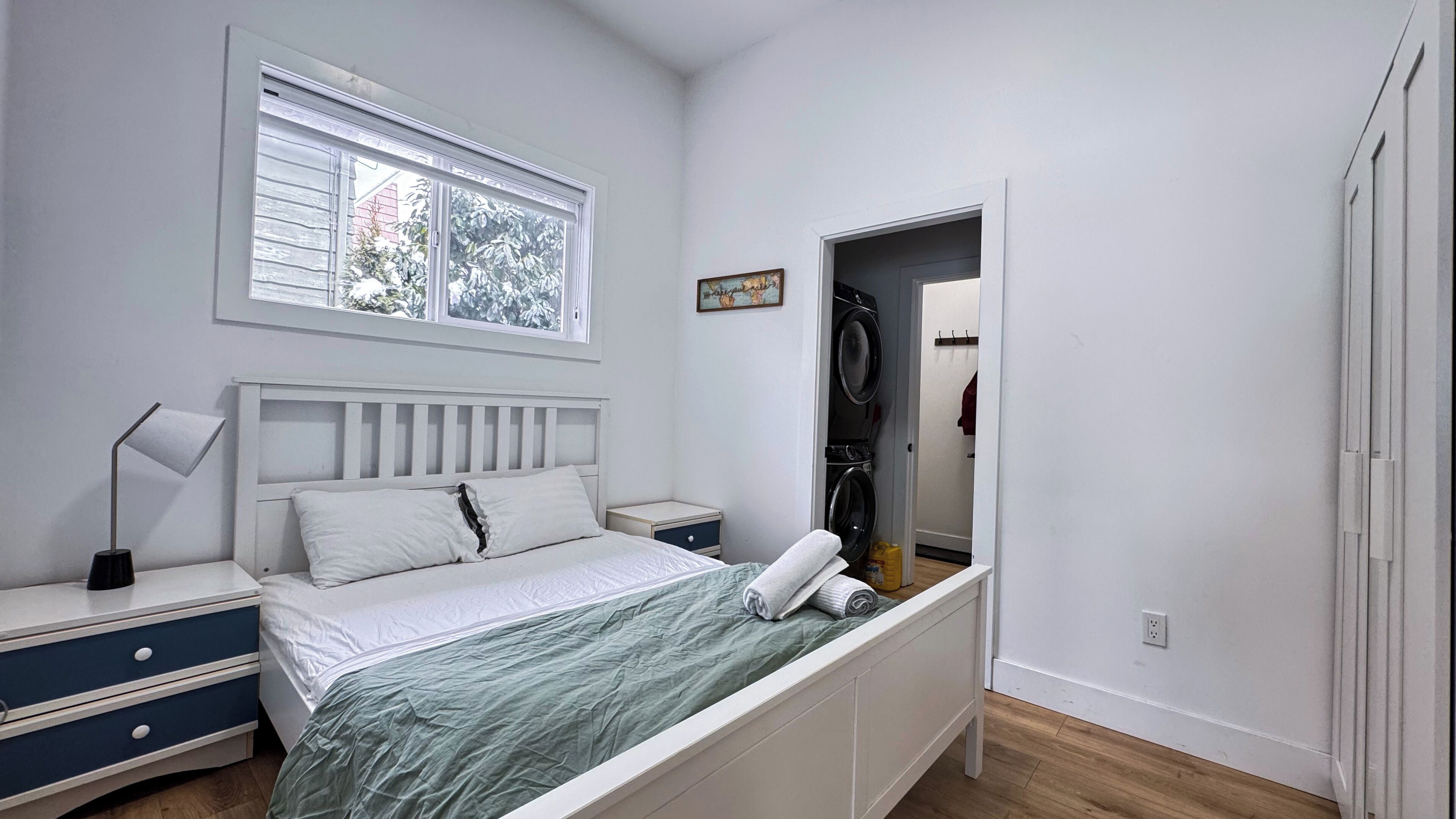 4 dormitoris, planxa i posts de planxar, wifi gratuïta i roba de llit 