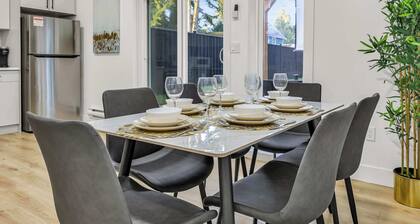 4BR Coach House | Hot Tub, Fire Pit & Theatre