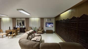 Televisi 32-inci dengan saluran TV kabel