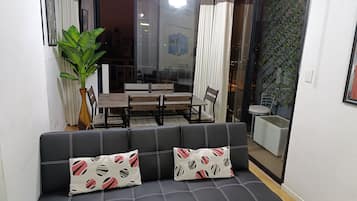 Smart TV, DVD player