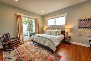 5 bedrooms, travel crib, free WiFi, bed sheets