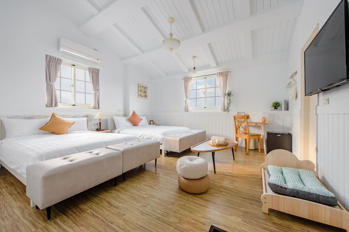 Habitación cuádruple | Wifi gratis y ropa de cama