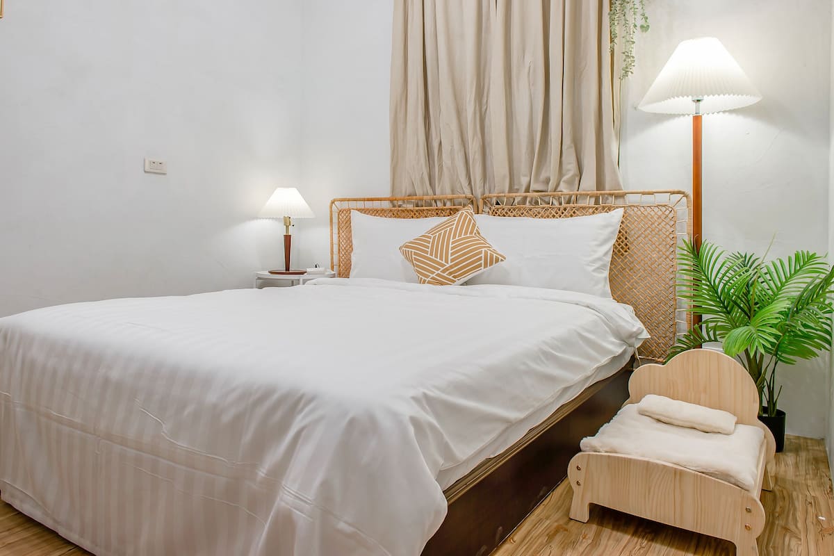 Habitación doble, sin ventanas | Wifi gratis y ropa de cama
