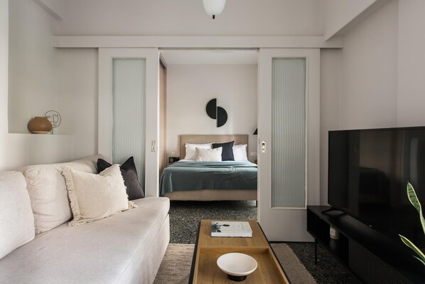 Smart TV - Glorious 1BR Apartment in Athens (Athens)