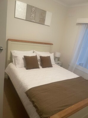 3 bedrooms, iron/ironing board, travel cot, free WiFi