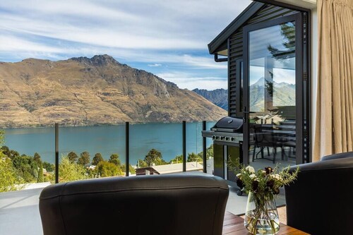 Large Pure Alpine Privacy and Recently Renovated