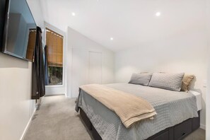 4 habitaciones, tabla de planchar con plancha y wifi gratis