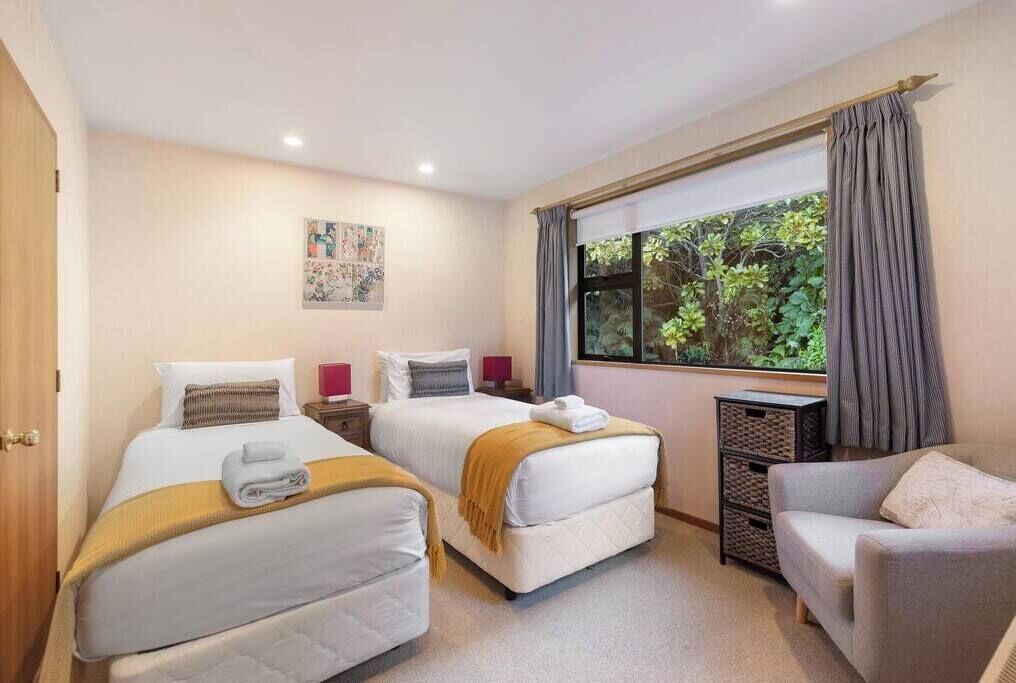 3 bedrooms, iron/ironing board, free WiFi