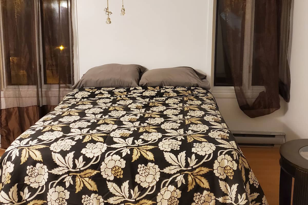 Room 11 | Premium bedding, Tempur-Pedic beds, individually furnished