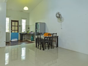 Room, Shared Bathroom | Private kitchen