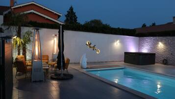 Piscina externa, piscina aquecida