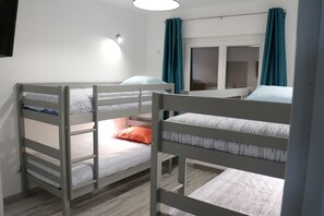 3 Schlafzimmer, Bügeleisen/Bügelbrett, Reisekinderbett, kostenloses WLAN