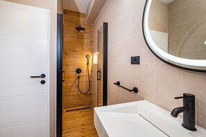 Villa - 3 sovrum - privat pool - utsikt mot bergen | Badrum | Dusch och handdukar