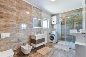 Villa - 3 soveværelser - privat pool - bjergudsigt | Badeværelse | Bruser, håndklæder
