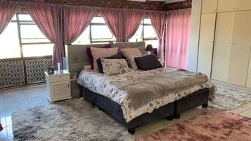 4 chambres, fer et planche Ă repasser, Wi-Fi gratuit, draps fournis