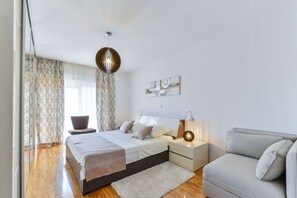3 dormitorios, tabla de planchar con plancha, wifi gratis y ropa de cama