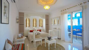 Deluxe dubbelrum | SÀngtillbehör av högsta kvalitet, individuell inredning och unika möbler