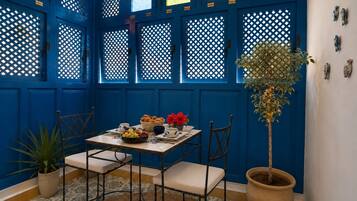 Deluxe Double Room | Terrace/patio