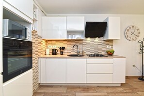 Fridge, microwave, oven, stovetop - Apartment 2207/58898 (Istria - Pula), 800m from the beach (Pula)