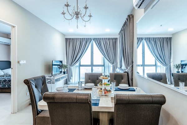 Family Condo, Pool View | In-room dining