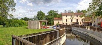 Spacious lodging with pool and pets allowed for 15 guests