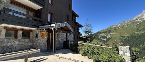 Esterni