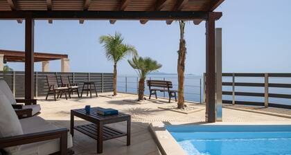 Manificus Suite III, with Heated Pool Just for Two