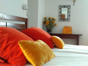 4 bedrooms, desk, iron/ironing board, travel cot - Casa Boutique en Puerto Pesquero de Asturias (Viavélez)