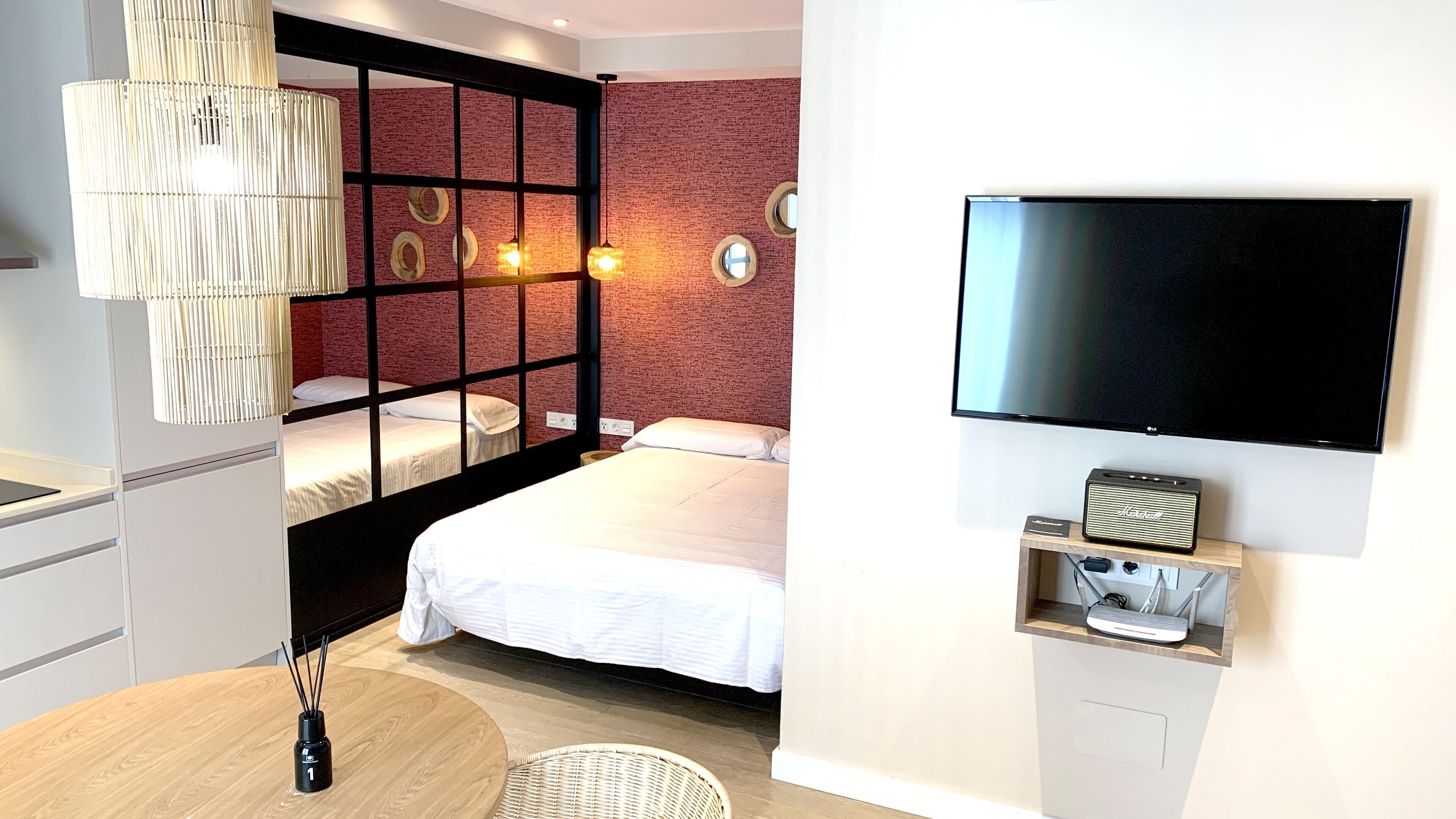Peralatan tempat tidur premium, busa memori, peti besi dalam bilik 