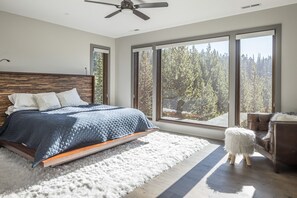 6 habitaciones, escritorio, tabla de planchar con plancha y wifi gratis 