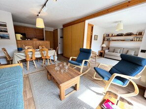 TV - Cozy apartment in Méribel, near slopes, with parking and Wi-Fi (Méribel)
