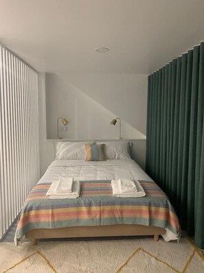Design Apartment | Blackout curtains, soundproofing, iron/ironing board, travel cot - Succeed Campo Pequeno Apartments (Lisbon)