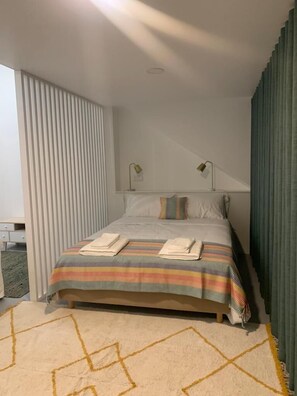 Apartamento de diseño | Cortinas opacas y sistema de insonorización